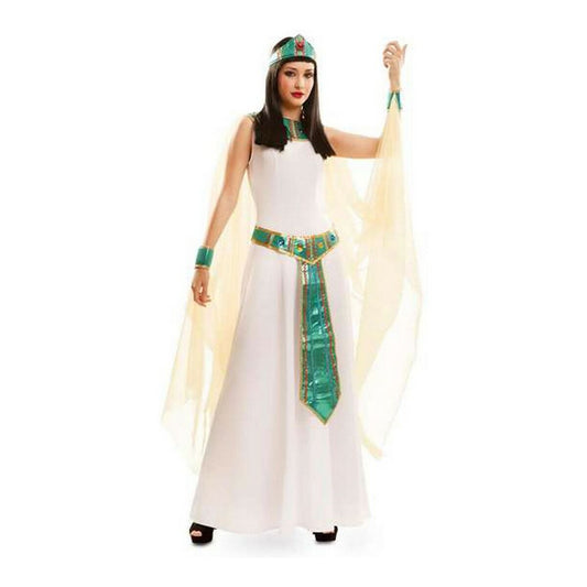 Kvinna i lång, vit Cleopatra-klänning med turkost bälte, huvudkrona och guldfärgade slöjor, poserar med ena armen upplyft i egyptisk stil.