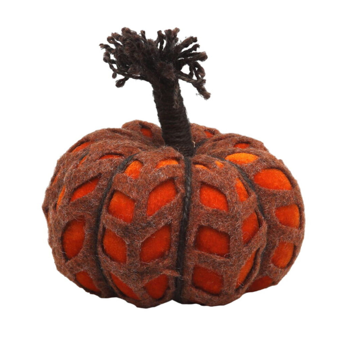 En rund, orange dekorationspumpa täckt med ett mönstrat lager av mörkbrun filt och med en mörkbrun, fransig stjälk.