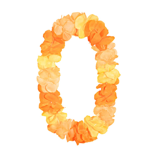 En deluxe hawaiikrans lei med stora tygblommor i orange, aprikos och gult hänger i oval form mot vit bakgrund.