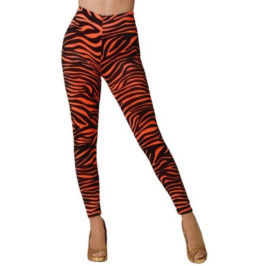 En person poserar i ett par tajta, energiska leggings med ett orange och svart zebramönster.