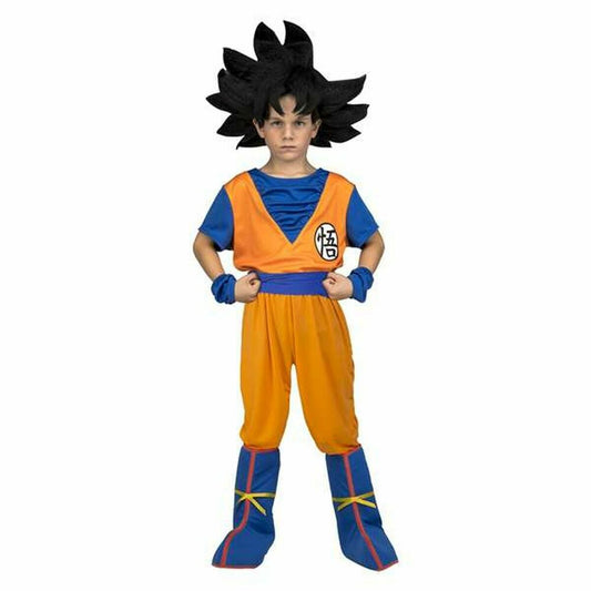 Ett barn poserar med en tuff attityd i en komplett, ikonisk Goku barndräkt med en stor svart spikig peruk.
