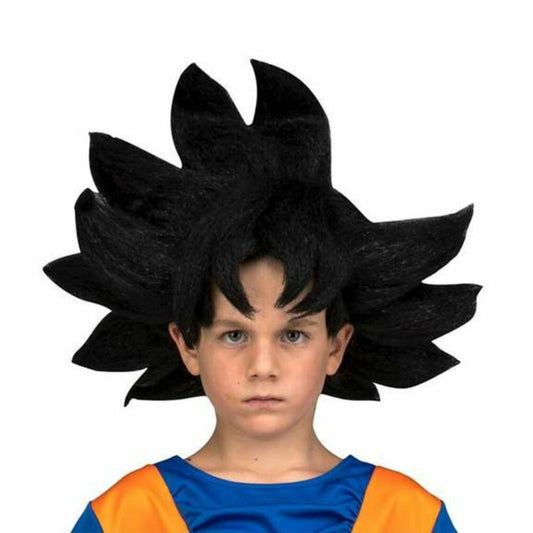 En pojke bär en Ikonisk Svart Goku Peruk för Barn med vilt, spikigt hår.