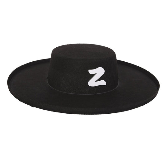En klassisk, svart Zorro-hatt i filt för barn, med ett brett brätte och ett stort, vitt "Z" tryckt på framsidan.