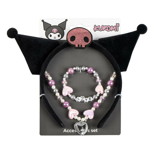Ett komplett, officiellt Kuromi-smyckesset i sin förpackning, som visar diademet, halsbandet och armbandet.