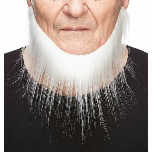 Närbild på en mans ansikte som bär ett långt, vitt, fluffigt lösskägg som täcker hela hakan och halsen.
