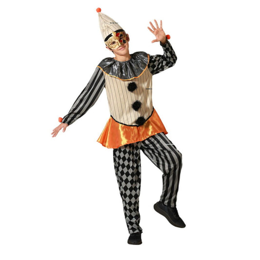 Ett barn poserar glatt i en komplett, klassisk harlekin-dräkt med mönstrade byxor, en tröja med krage och en spetsig hatt.