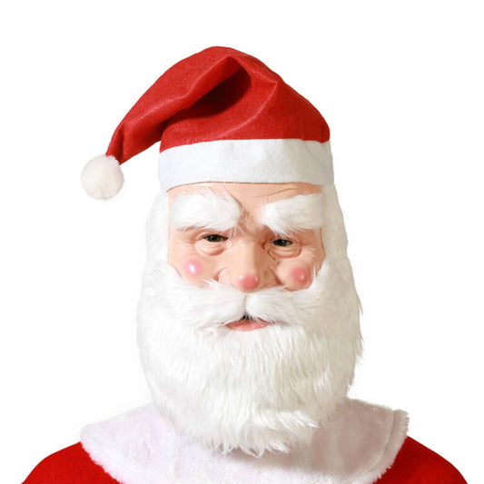 En man i en röd tomtedräkt bär en klassisk, heltäckande tomtemask med ett snällt ansikte, rosiga kinder och ett stort, fluffigt vitt skägg, komplett med en tomteluva.