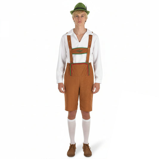 En man poserar i ett klassiskt brunt tyroler-set med lederhosen, vit skjorta och en grön tyrolerhatt.
