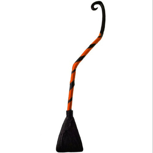 En krokig och rolig häxkvast med ett orange- och svartrandigt skaft och en böjd topp.