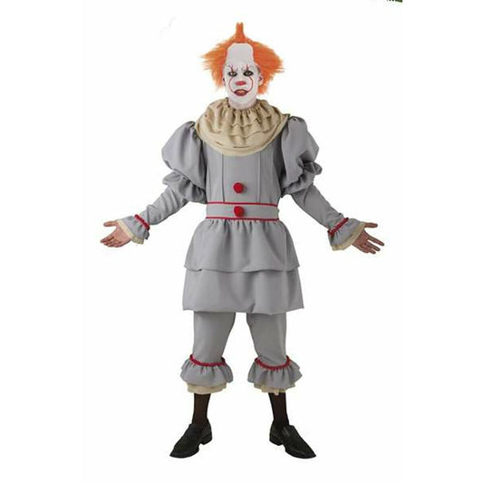 Man klädd i en grå, gammaldags skräckclown-dräkt med rufsigt orange hår och läskig sminkning.