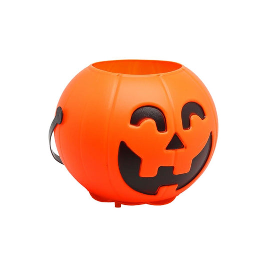En klassisk, orange pumpahink med ett glatt, svart ansikte och ett litet handtag.