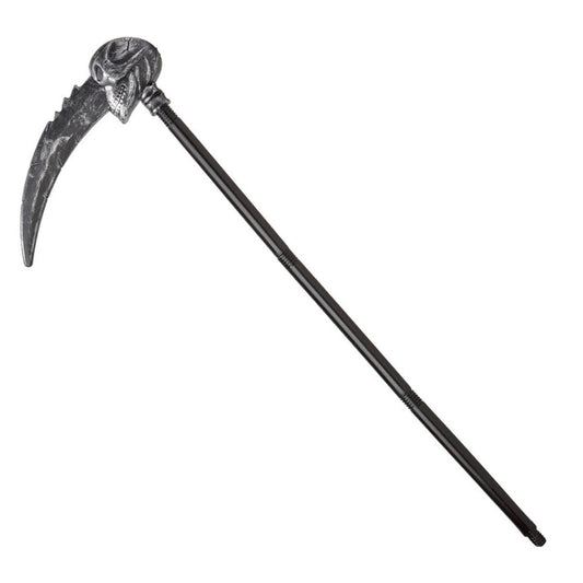 En stor och läskig, isärtagbar leksakslie i plast med ett långt svart skaft, ett slitet silverfärgat blad och en ondskefull dödskalle vid fästet.