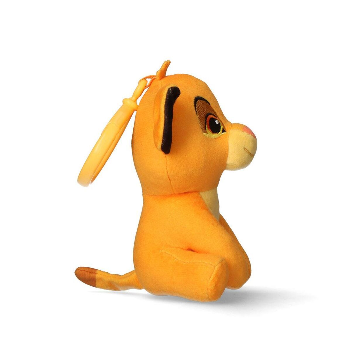 Profilbild av Simba mjukisdjur från sidan där man tydligt ser upphängningsringen, svansen och hans runda tassar.