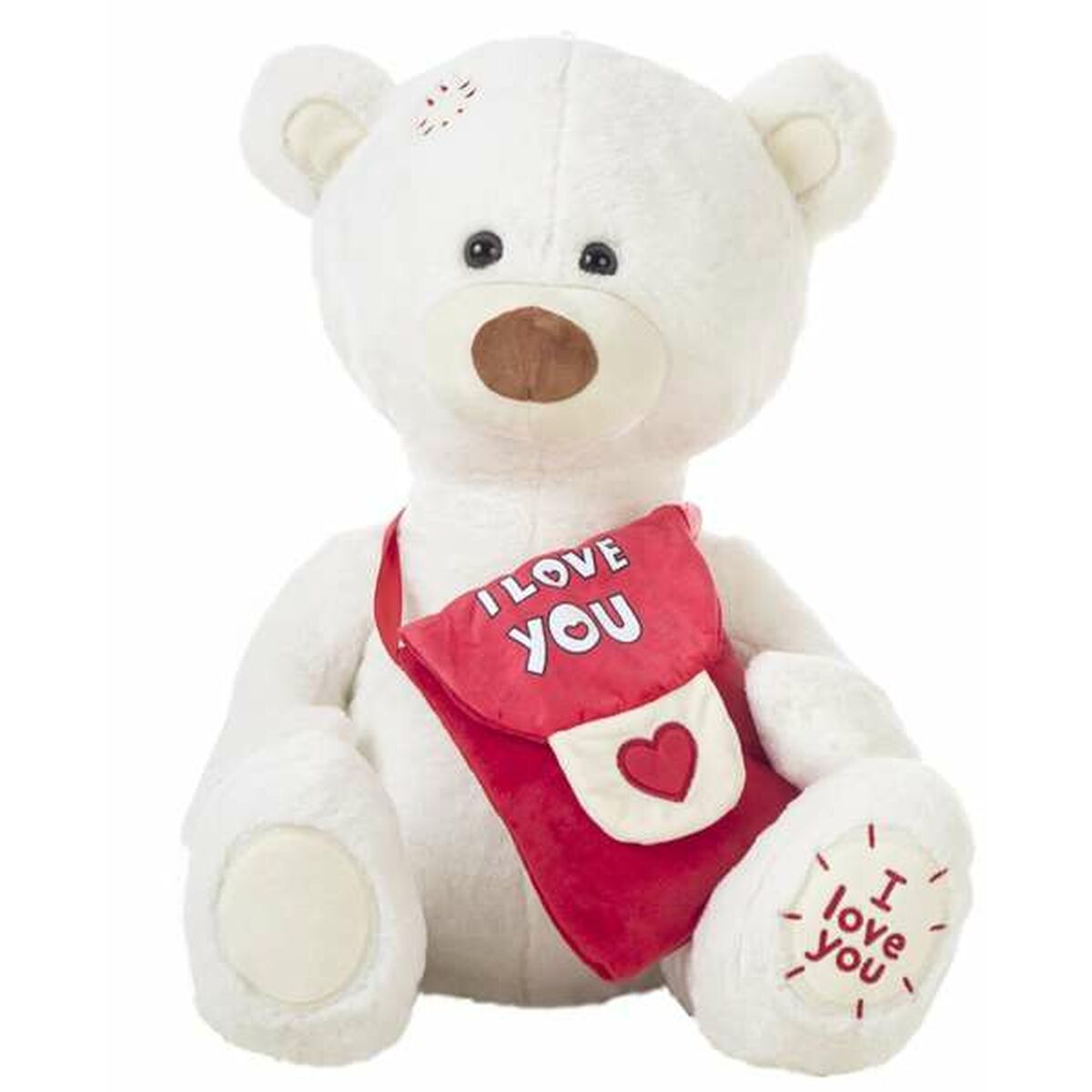 En stor sittande vit mjukisbjörn som bär en röd messenger-väska med hjärtatryck och har texten I love you broderad på ena fotsulan.