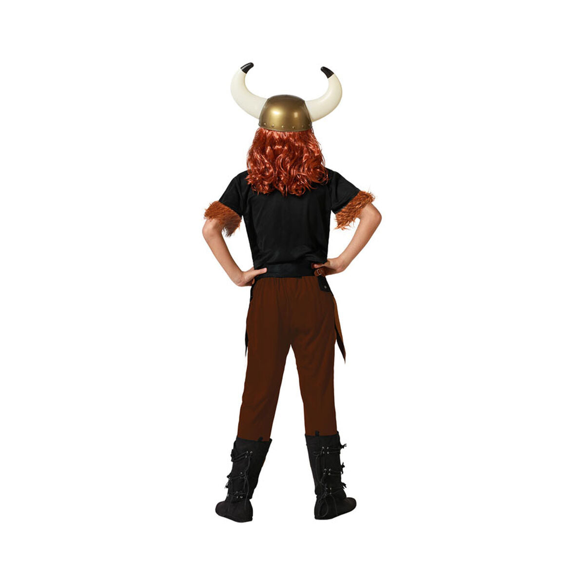 Baksidan av vikingadräkten som visar den svarta t-shirten, de bruna byxorna och hjälmen.