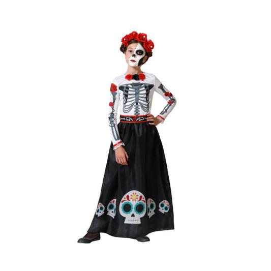 Ett barn med Day of the Dead-sminkning poserar i en vacker och detaljerad skelettdräkt med en lång svart kjol.